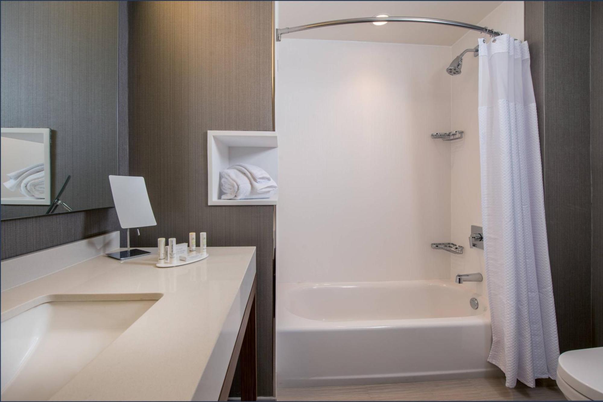 Courtyard By Marriott Shippensburg Hotel Ngoại thất bức ảnh